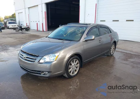 2007 Toyota Avalon Limited z USA, uszkodzony, nr VIN 4T1BK36B97U220085